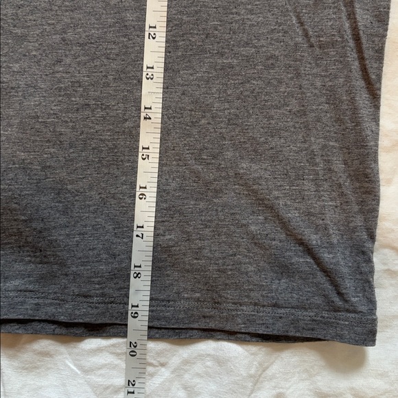Bundle of Girlfriend Collective Cupro Crop Tees - Picture 11 of 11